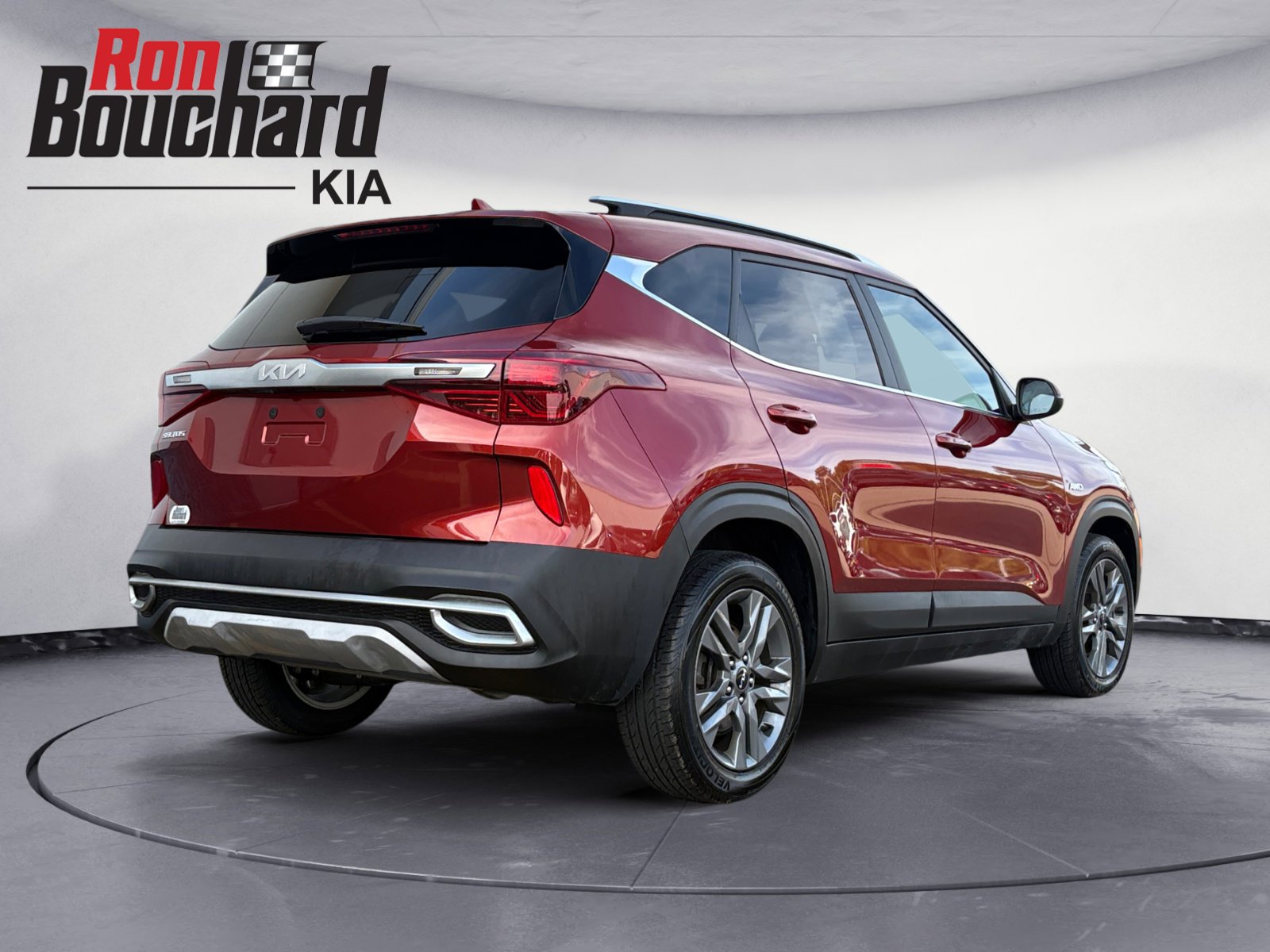 2023 Kia Seltos S photo 2