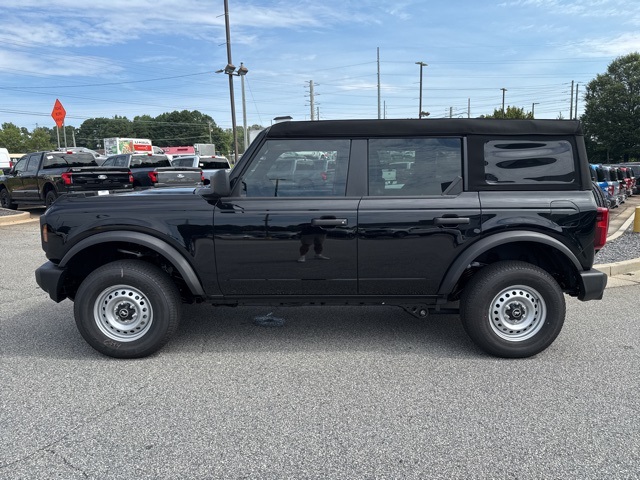 2025 Ford Bronco Base photo 6