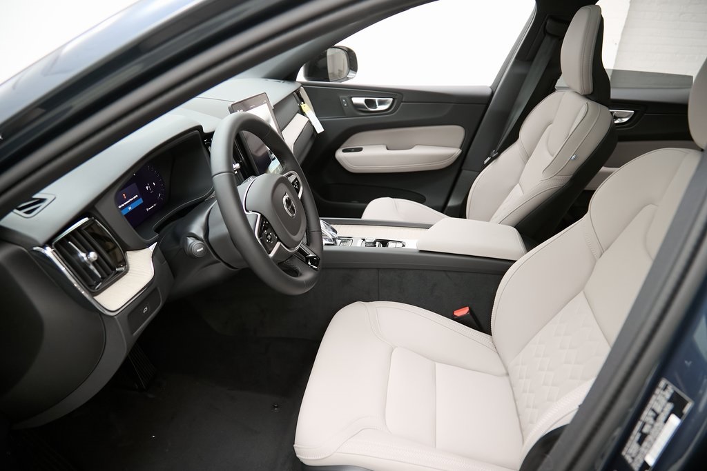 2026 VOLVO XC60 - Image 18