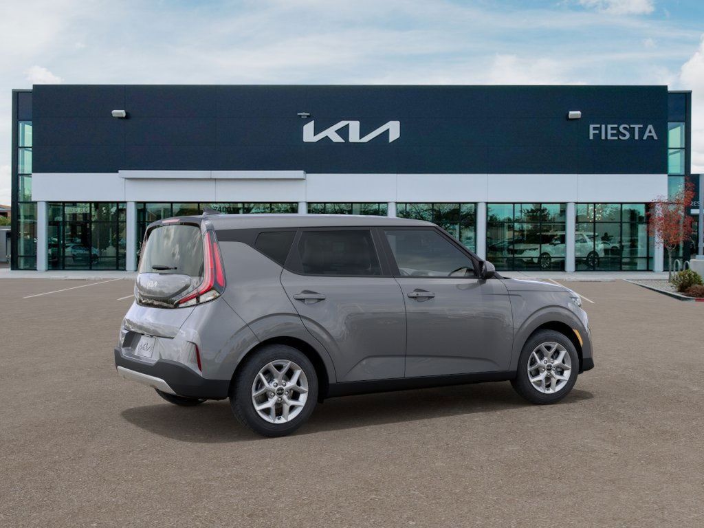 2025 Kia Soul S photo 2