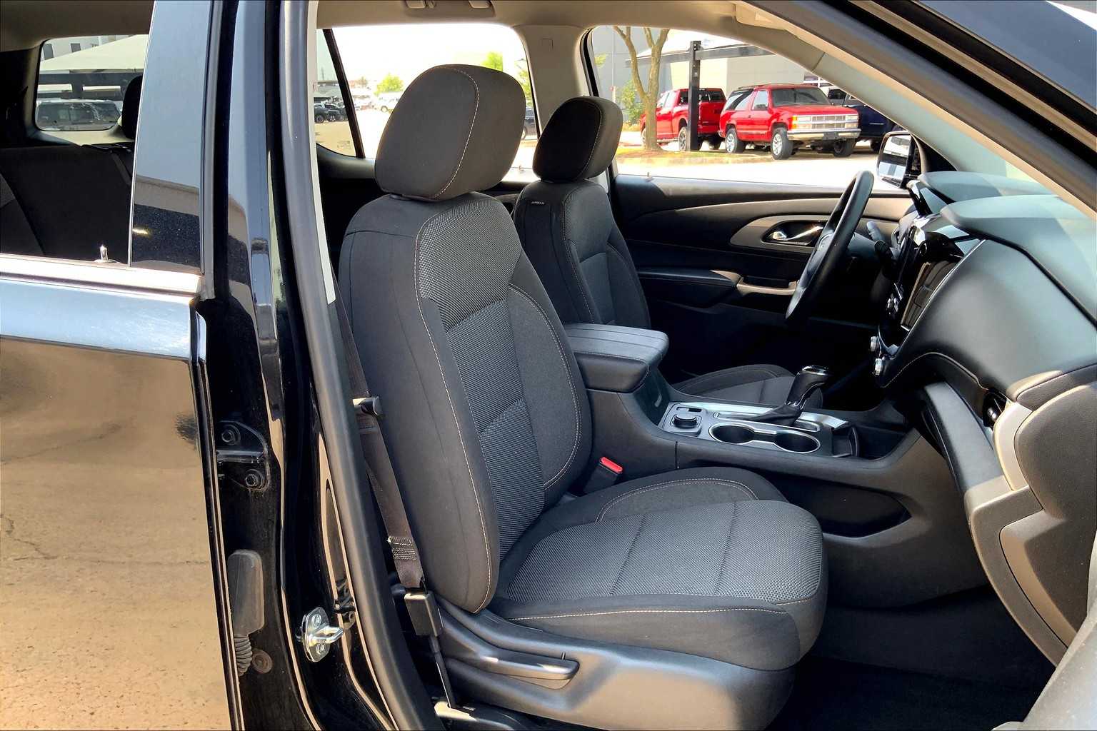 2020 Chevrolet Traverse LS photo 8