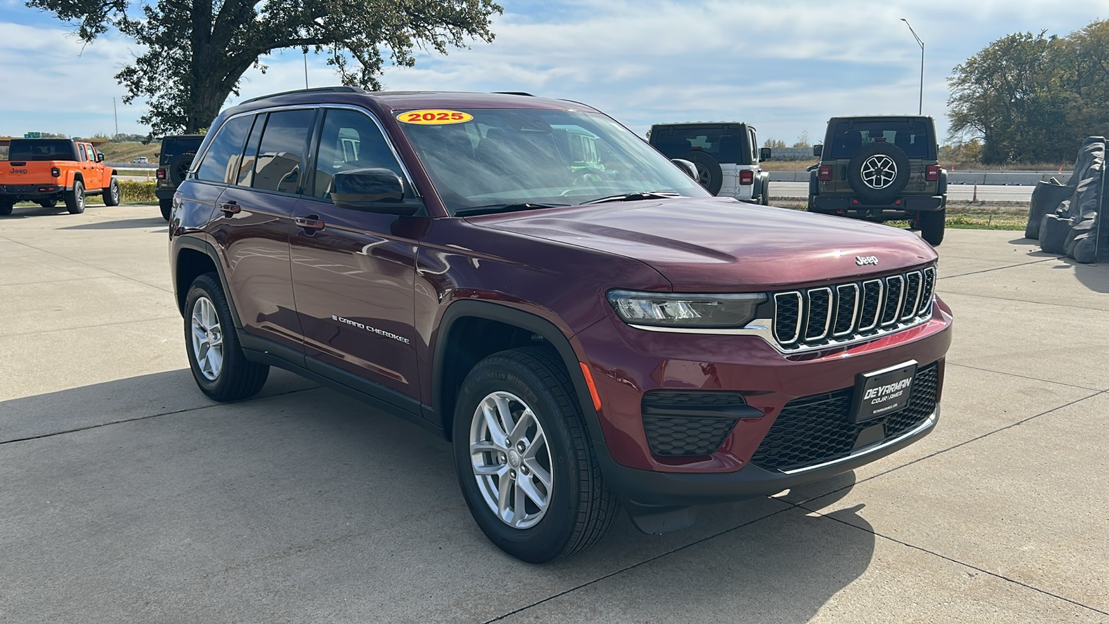 2025 Jeep Grand Cherokee Laredo's photo
