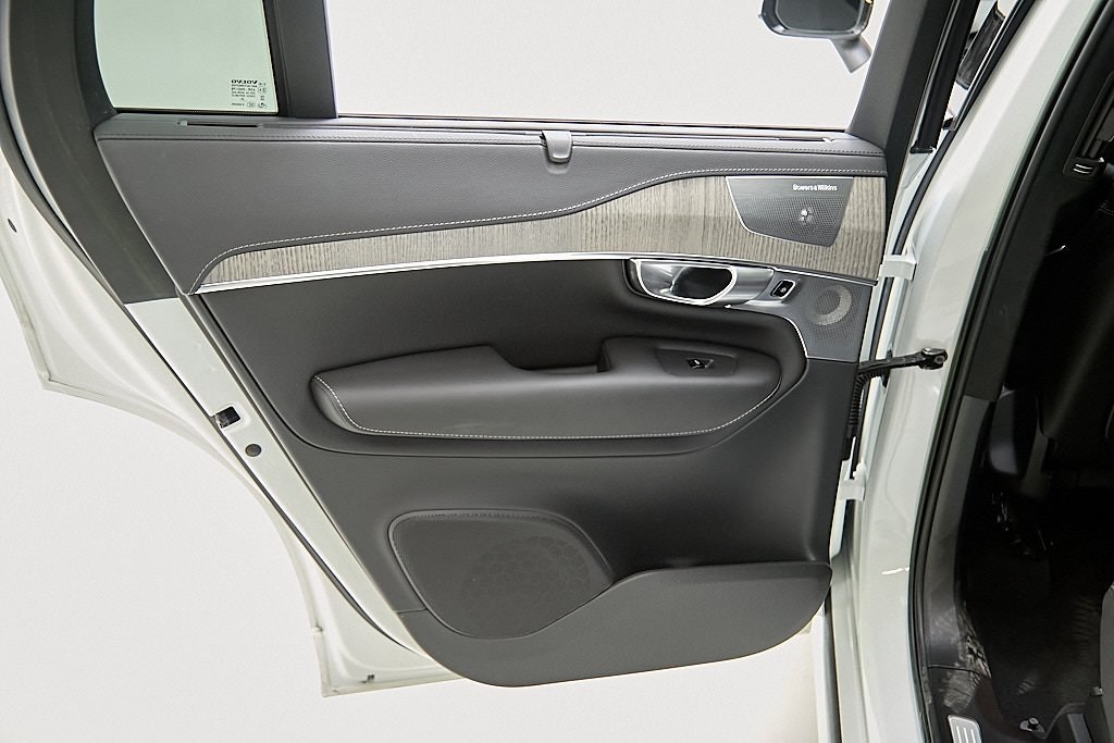 2023 VOLVO XC90 - Image 14