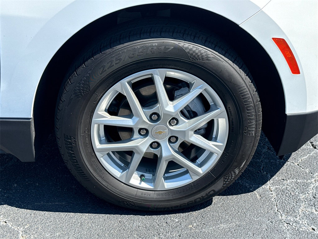2023 Chevrolet Equinox LS photo 11