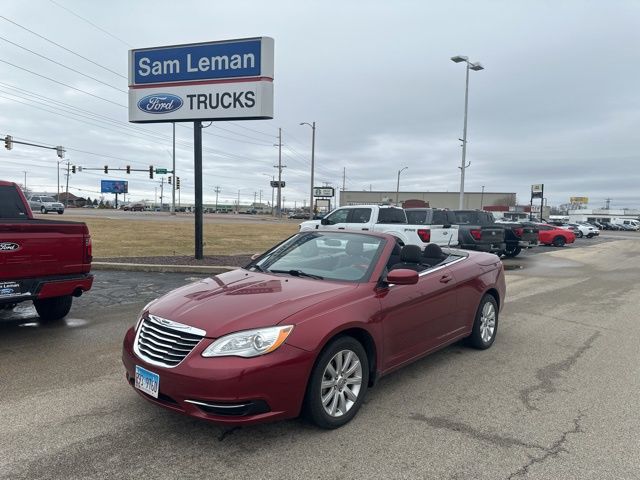 Used 2012 Chrysler 200 Touring with VIN 1C3BCBEB1CN233290 for sale in Bloomington, IL