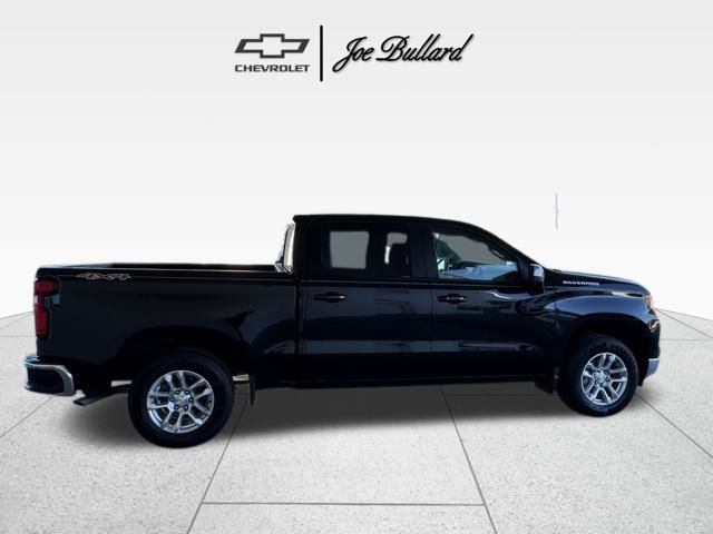 2022 Chevrolet Silverado 1500 LT photo 3