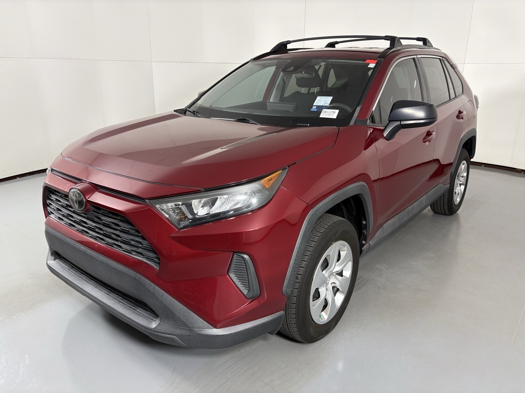 2020 Toyota RAV4 LE photo 4