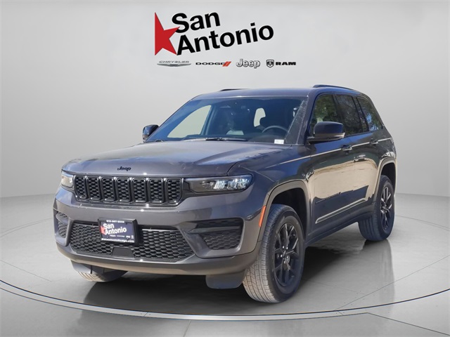 2025 Jeep Grand Cherokee Altitude photo 3