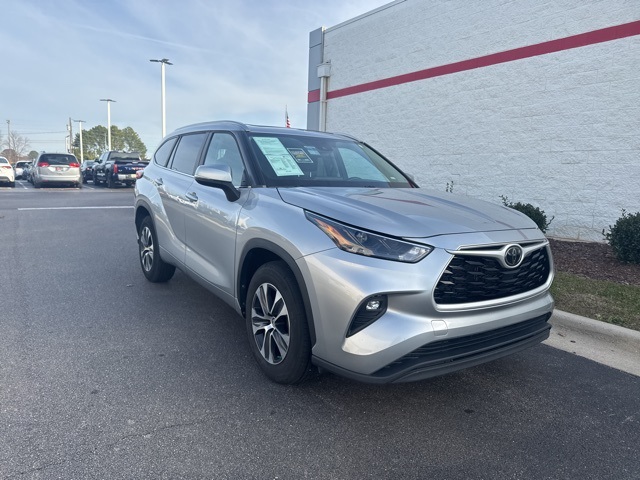 2023 Toyota Highlander L's photo