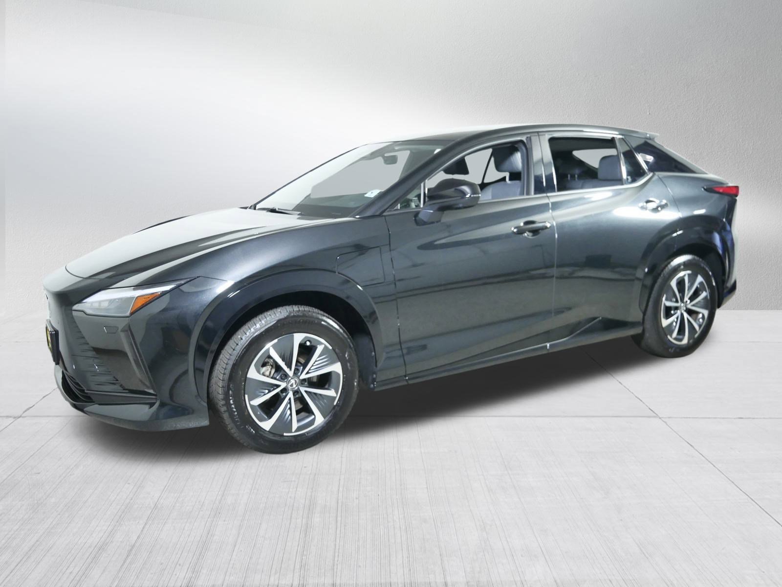 2024 Lexus RZ 300e Luxury photo 3
