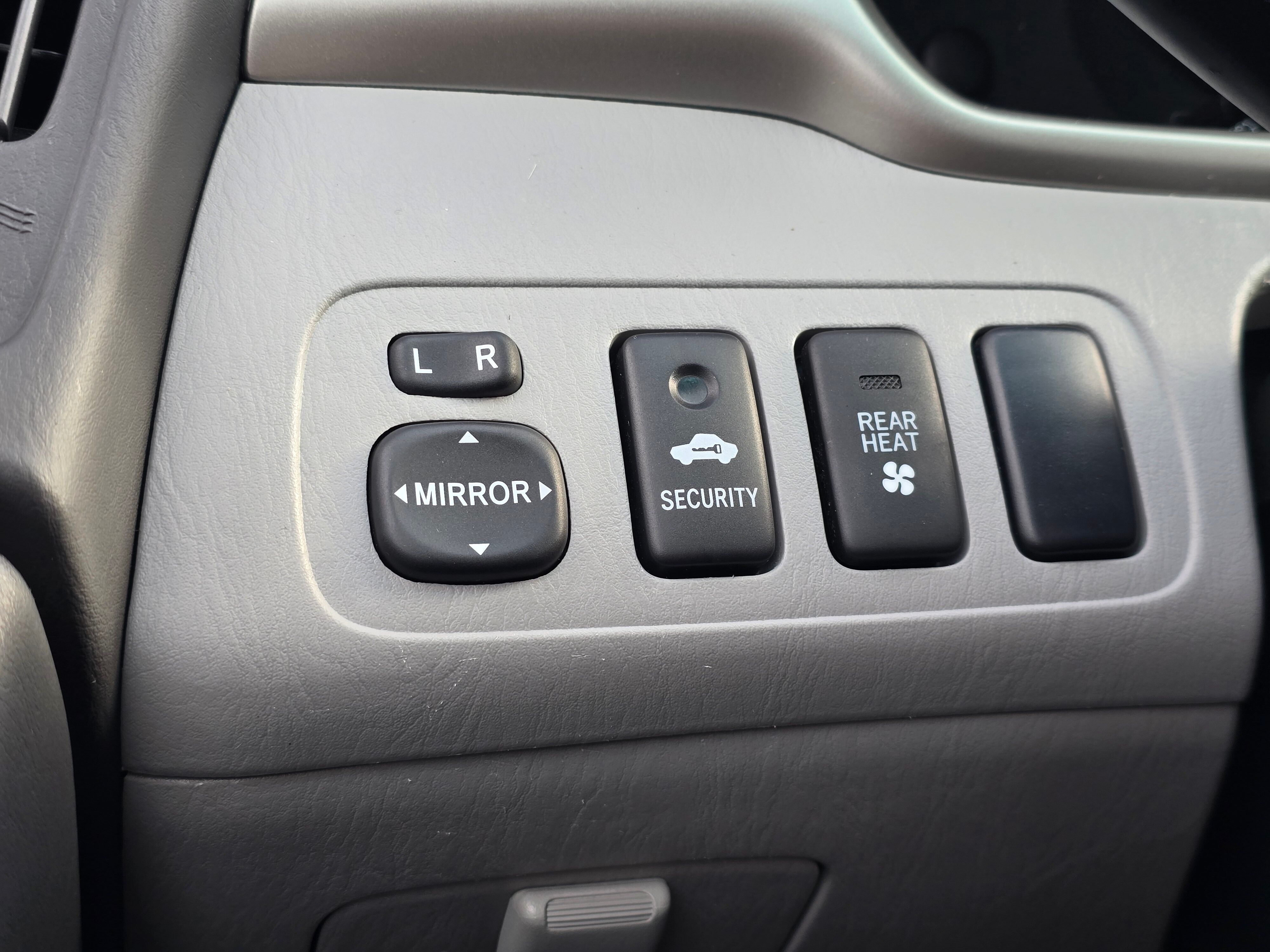 2006 Toyota Highlander Base photo 9