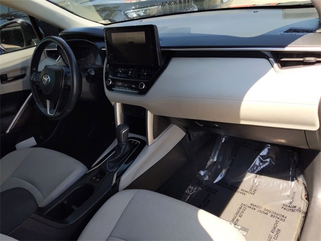 2023 Toyota Corolla Cross LE photo 29