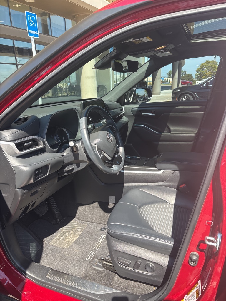 2023 Toyota Highlander XSE photo 6