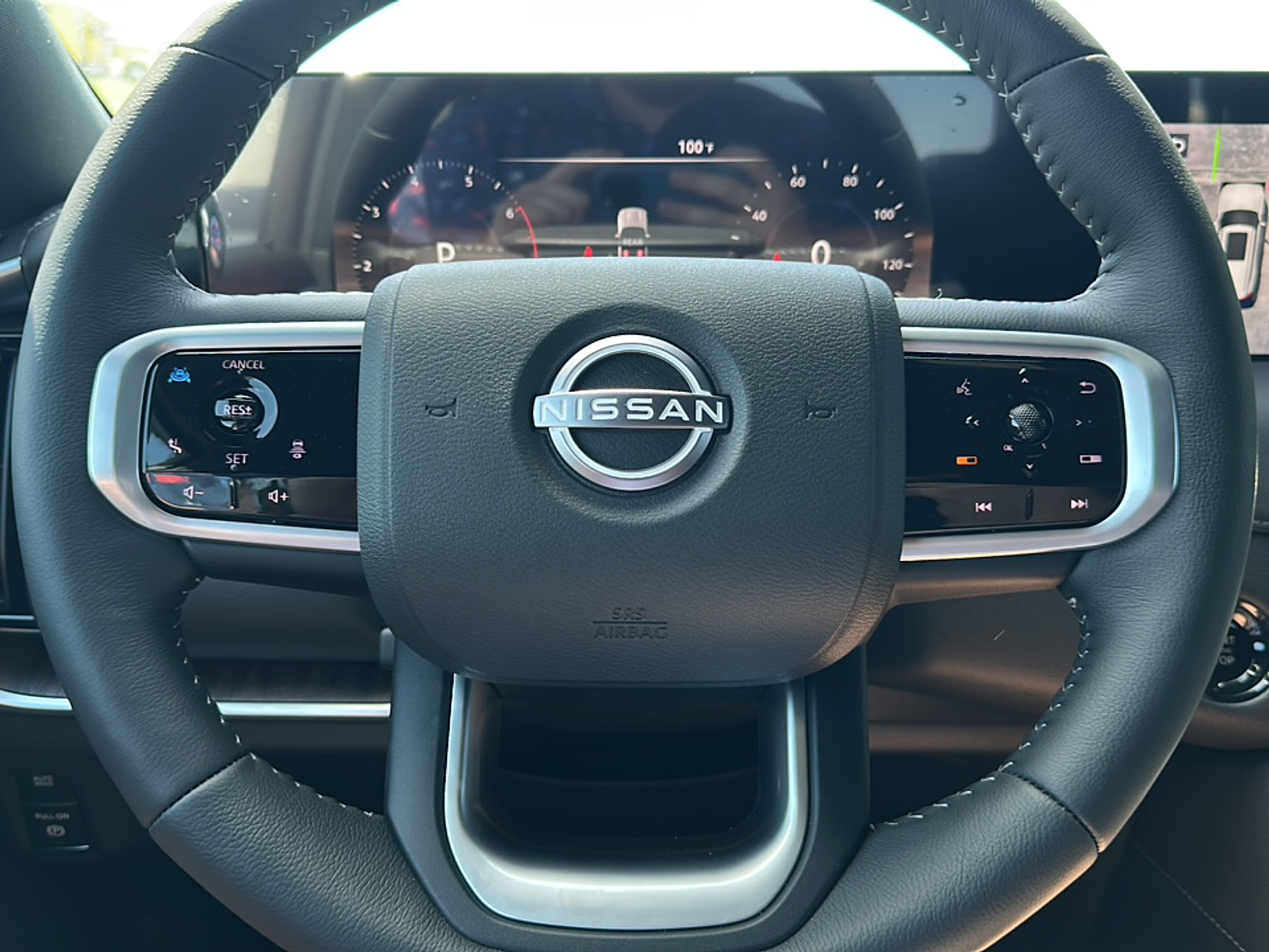 2025 Nissan Armada SL photo 11