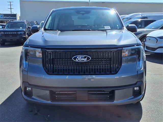 2025 Ford Maverick photo 2