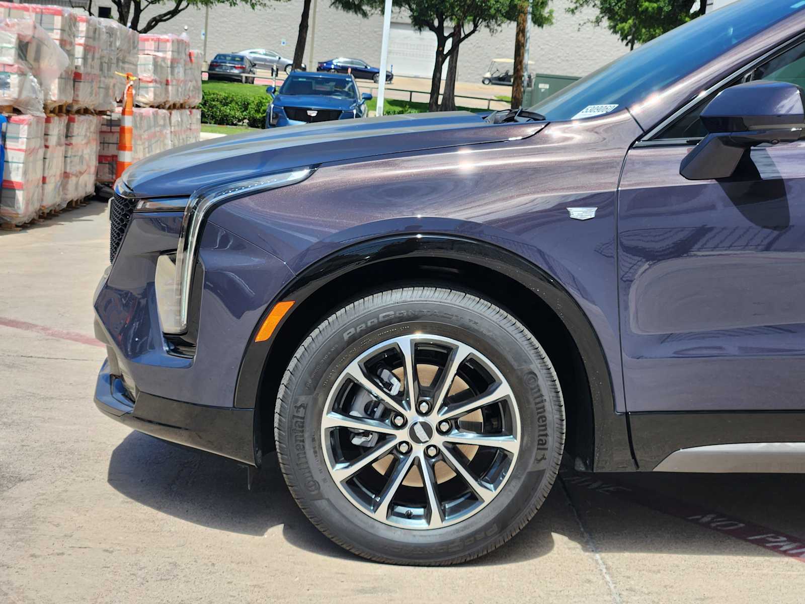 2025 Cadillac XT4 Sport photo 4
