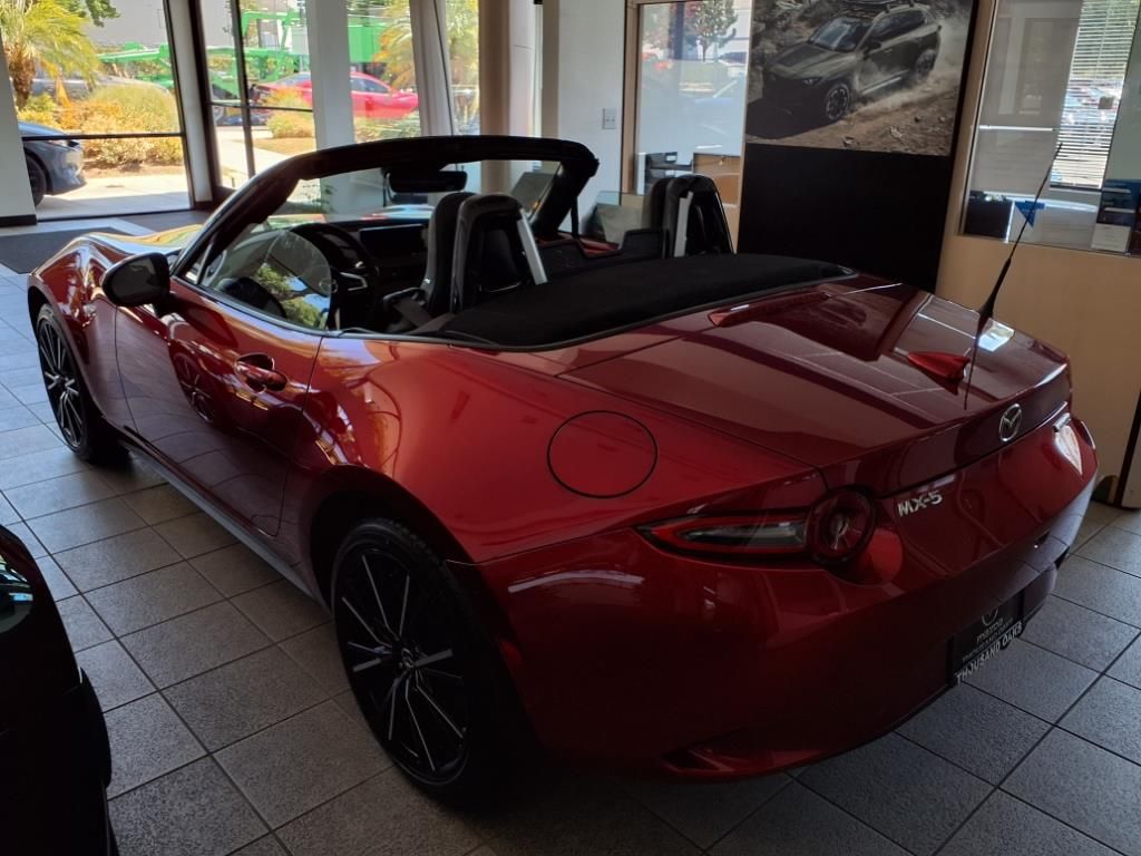 2025 Mazda MX-5 Miata Miata Grand Touring photo 3
