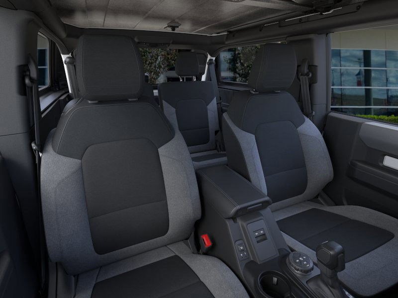 2025 Ford Bronco Base photo 9