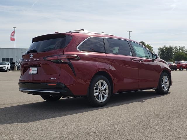 2025 Toyota Sienna Limited photo 5