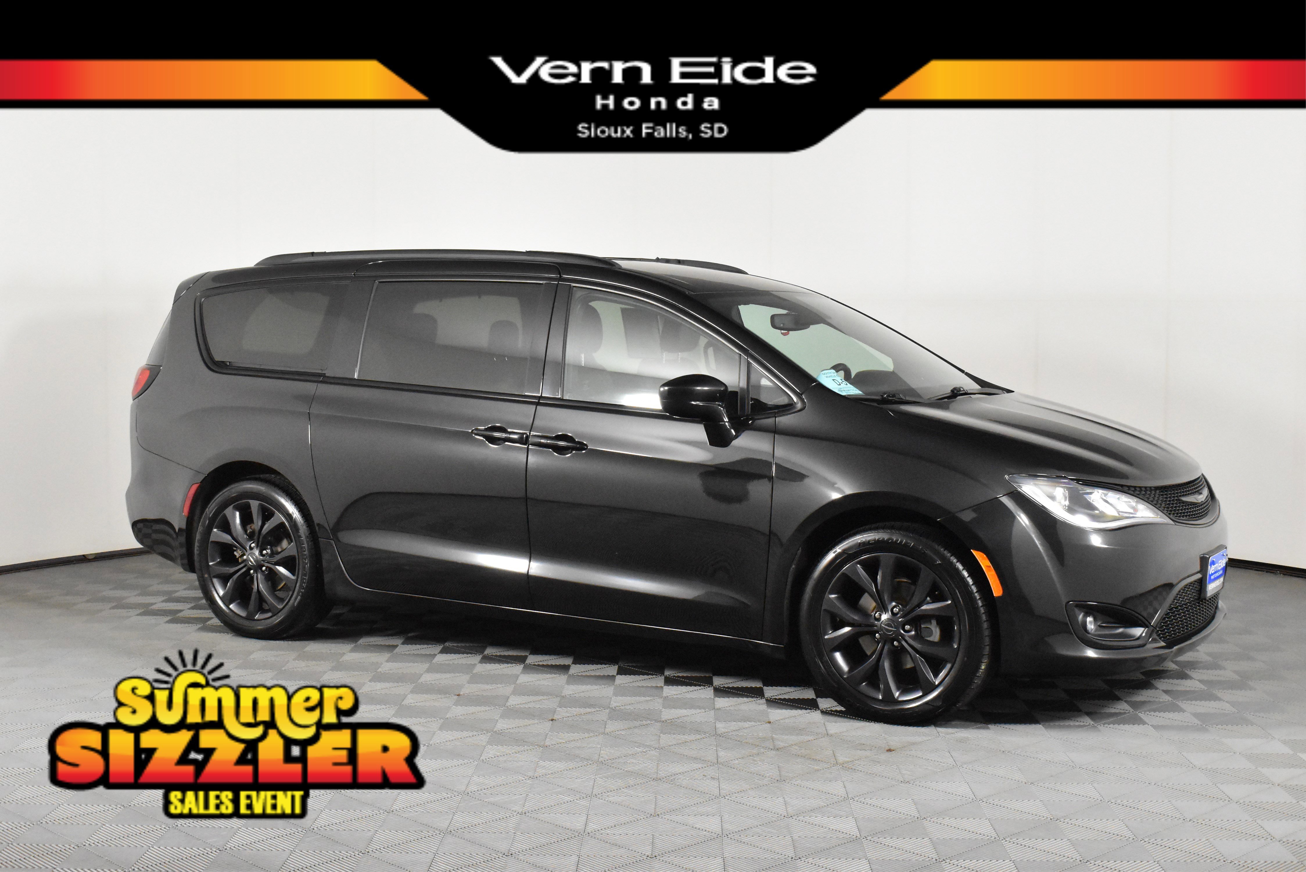 2020 Chrysler Pacifica Touring L