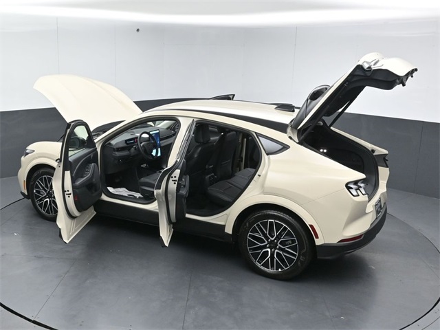 2025 FORD MUSTANG MACH-E - Image 54