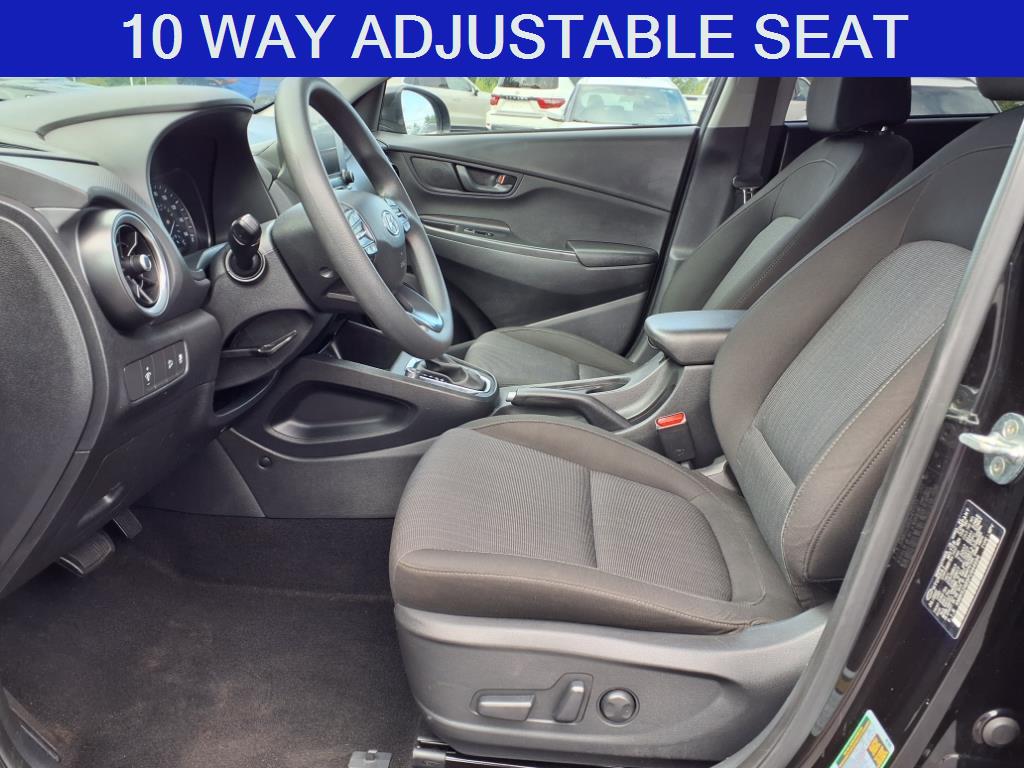 2023 Hyundai Kona SEL photo 3