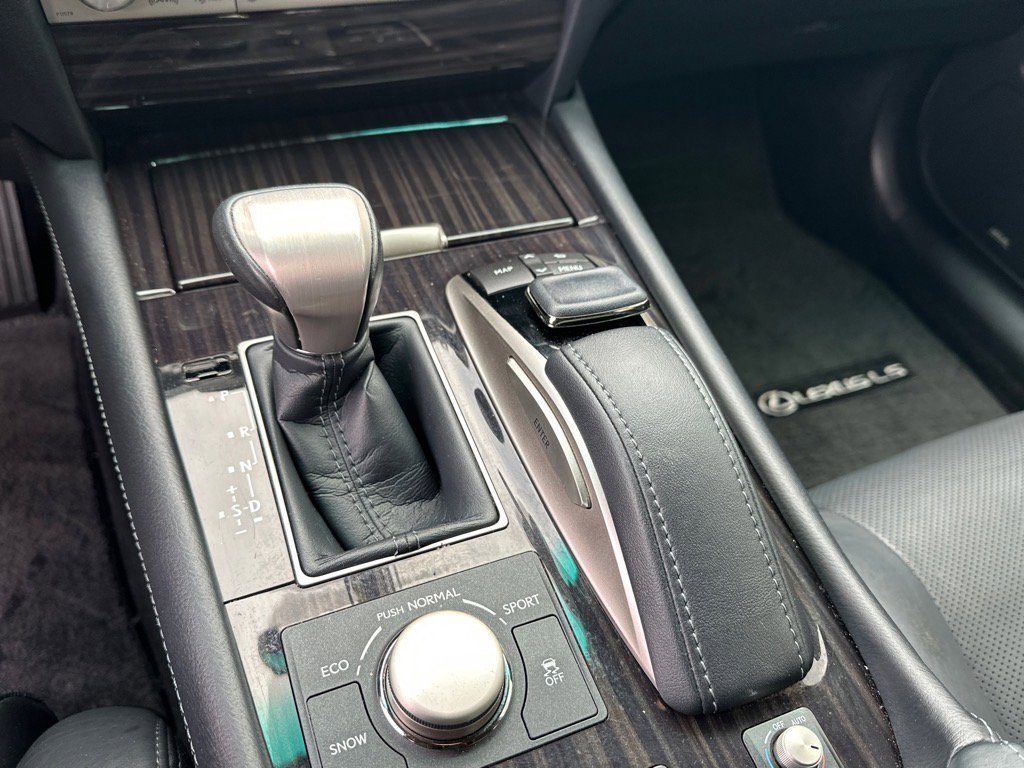 2017 Lexus LS 460 photo 26