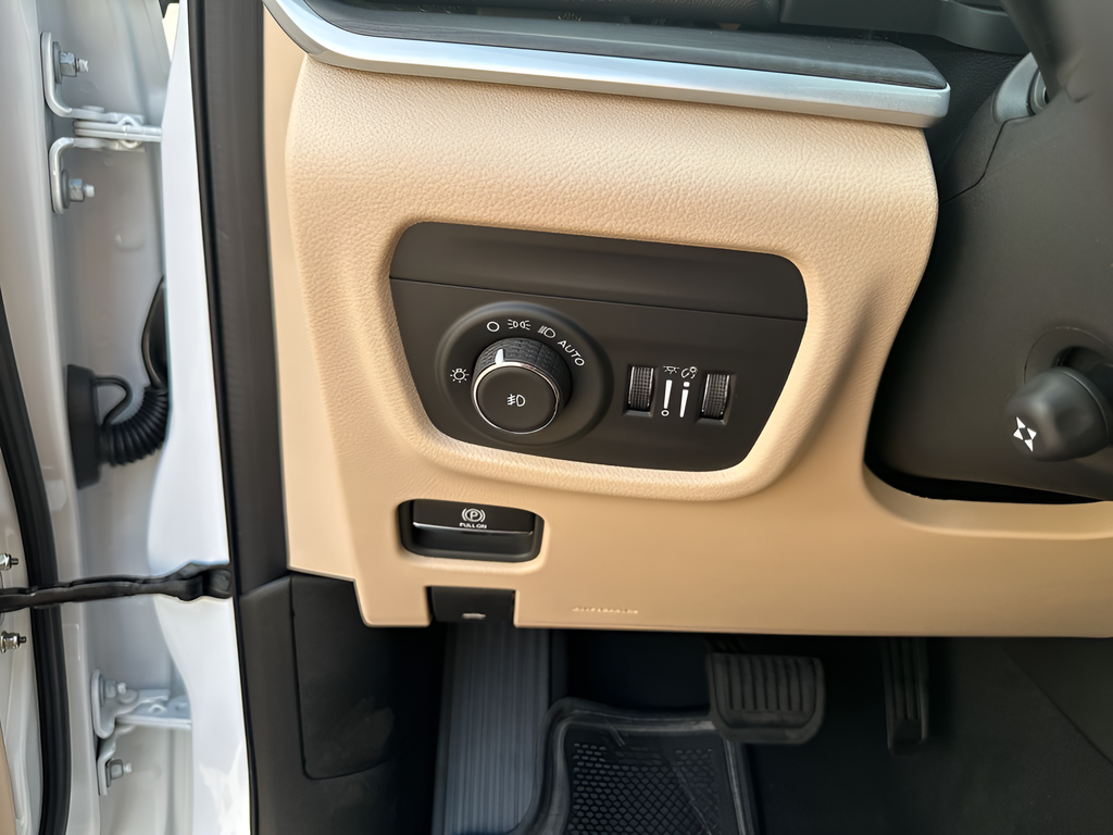 2025 Jeep Grand Cherokee Limited photo 24