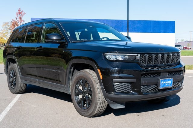 2024 Jeep Grand Cherokee Altitude photo 4