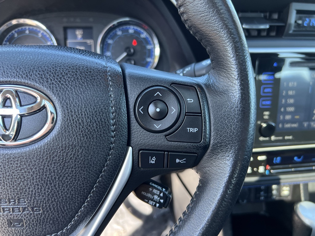 2018 Toyota Corolla XSE photo 15