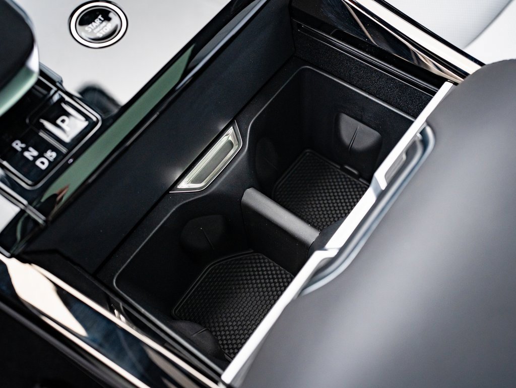 2025 Land Rover Range Rover Sport SE photo 30
