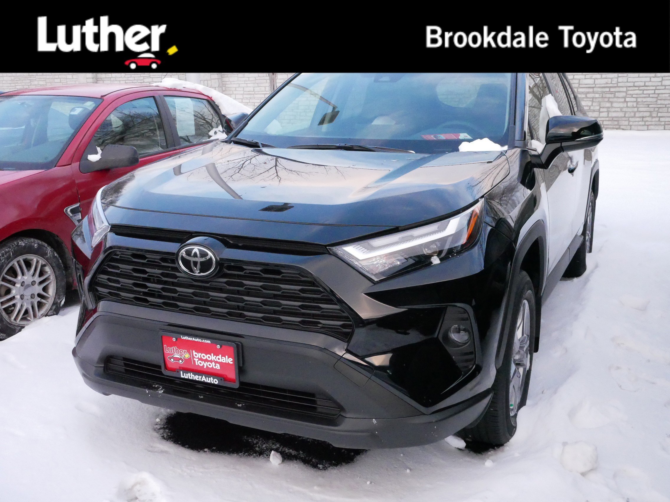 2025 Toyota RAV4 XLE's photo