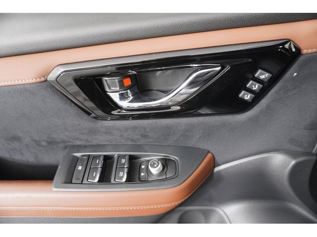 2025 Subaru Forester Touring photo 10