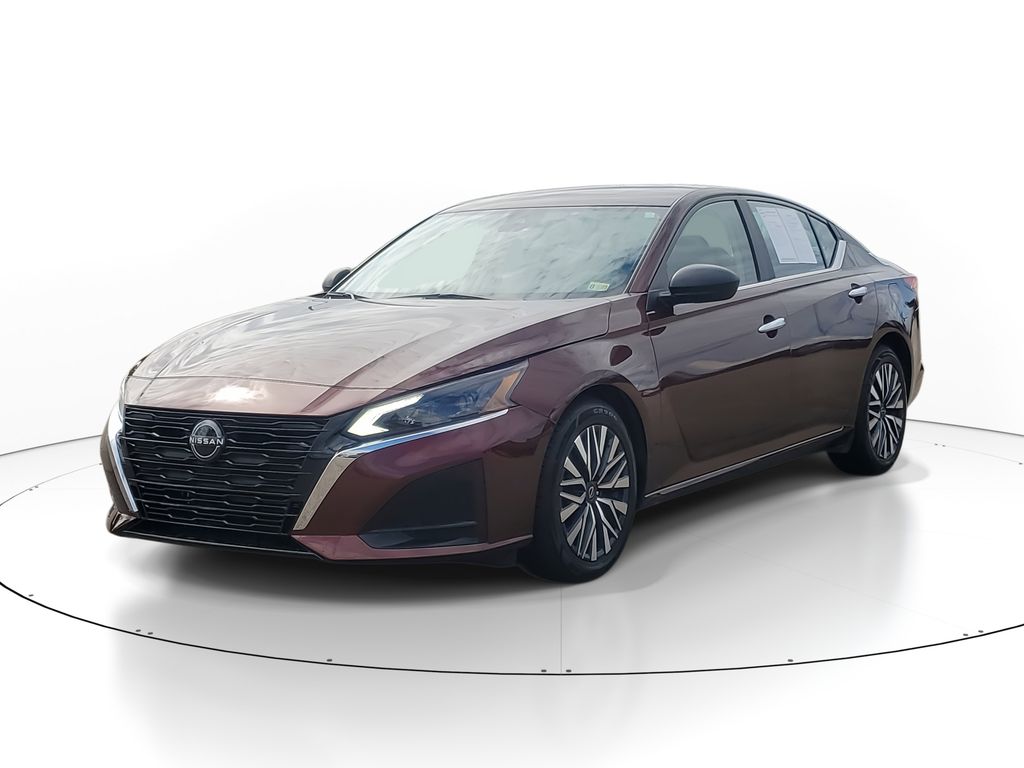 2024 Nissan Altima 2.5 SV photo 2