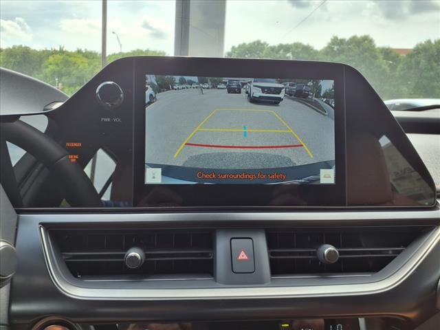 2025 Lexus UX Premium photo 21