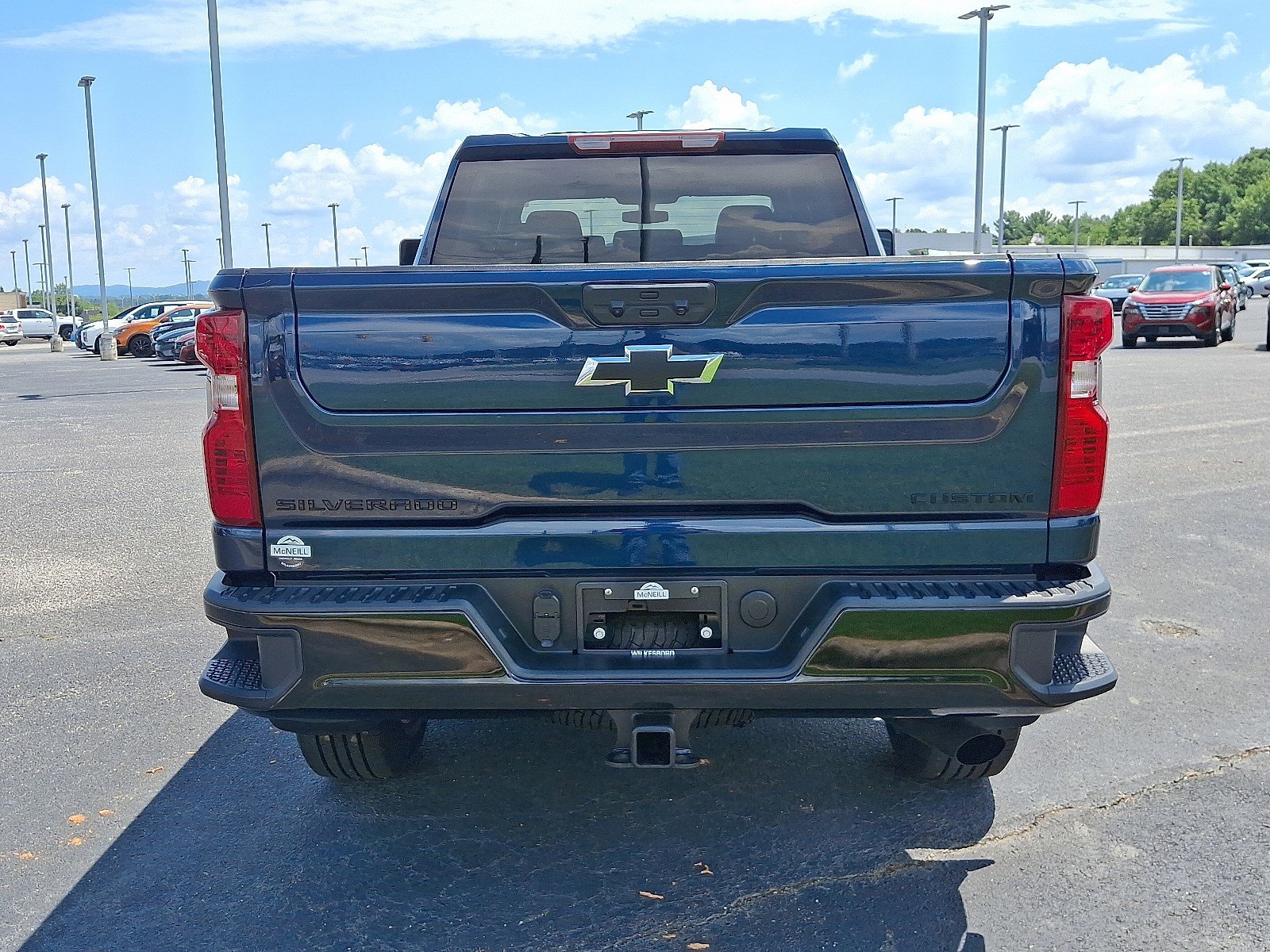 2023 Chevrolet Silverado 2500HD Custom photo 5