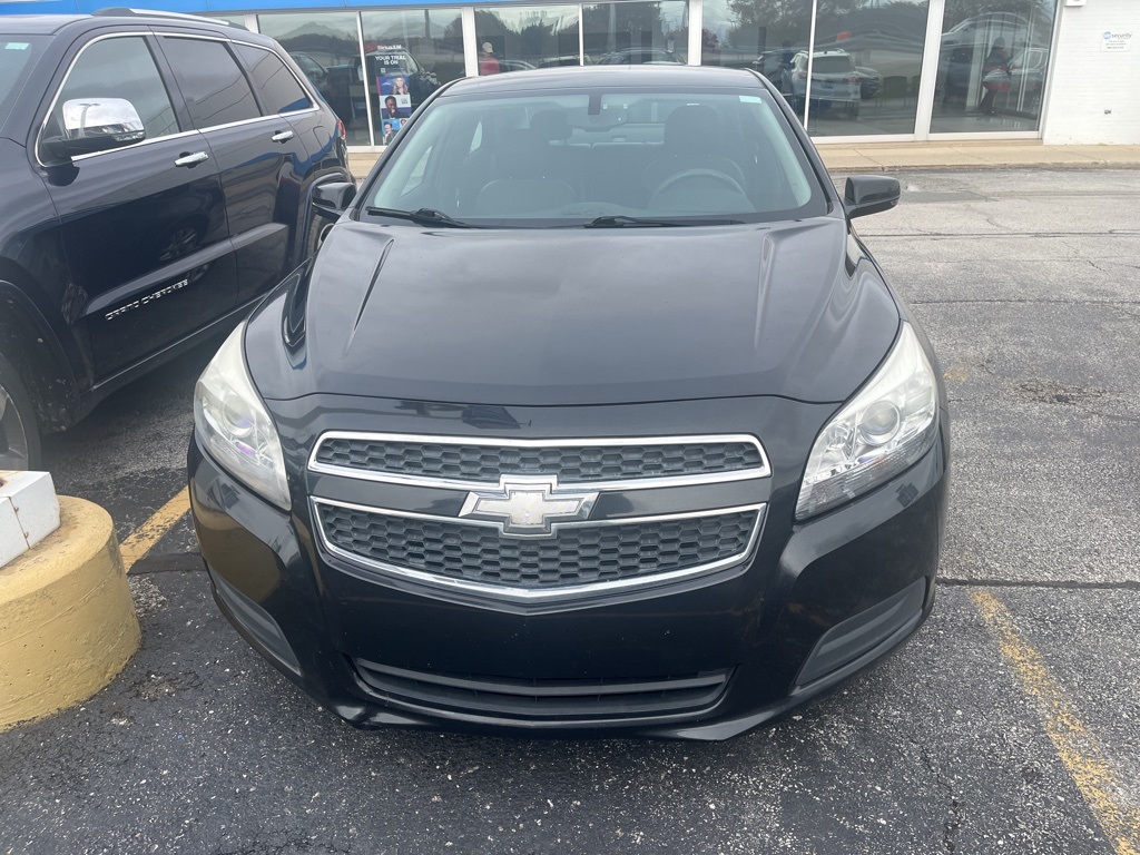 2013 Chevrolet Malibu 1LT photo 2