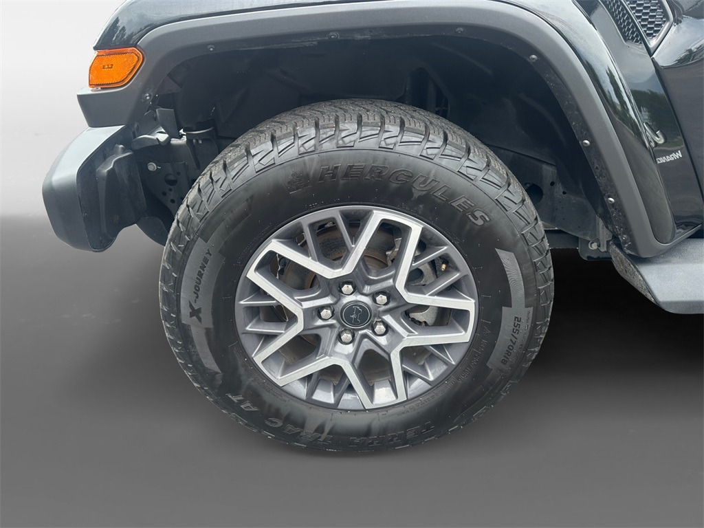 2024 Jeep Wrangler Sahara photo 15