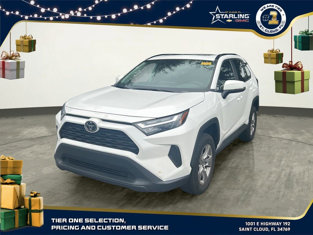 2023 Toyota RAV4 XLE's photo