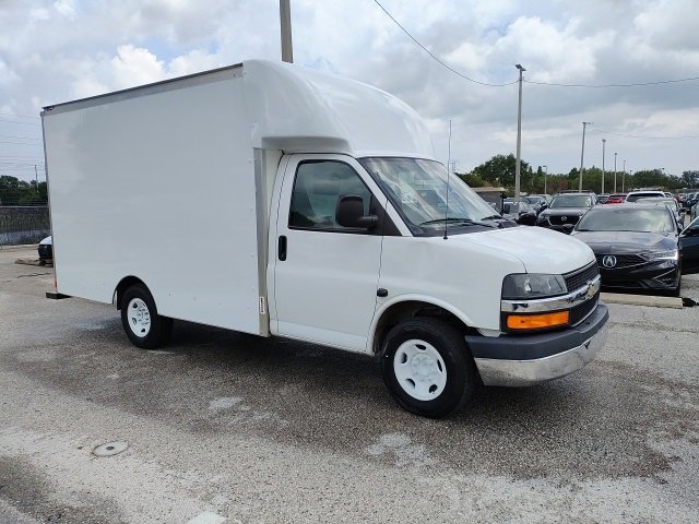 2019 Chevrolet Express Cutaway Base's photo