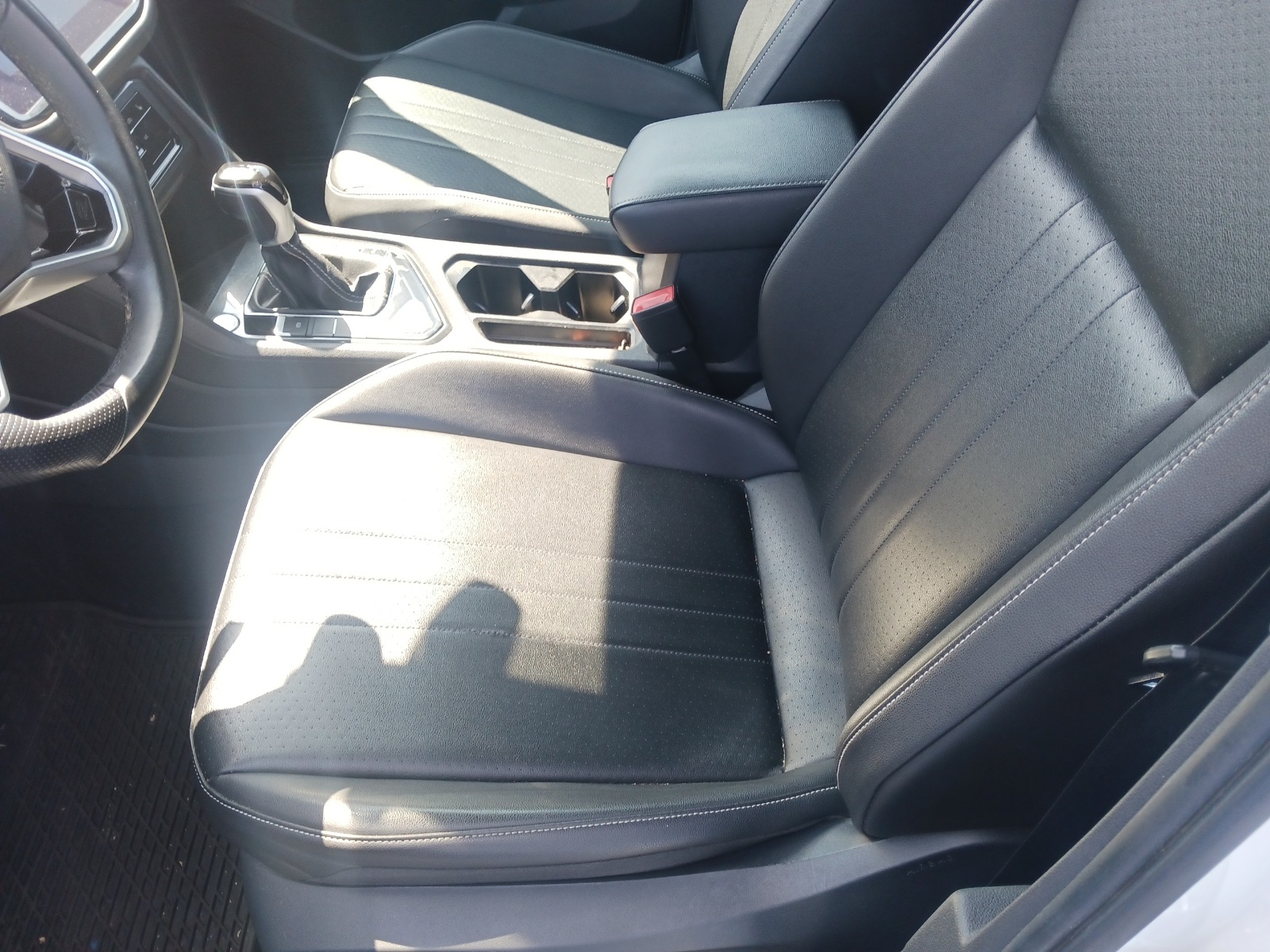 2022 Volkswagen Tiguan SE R-Line Black photo 5