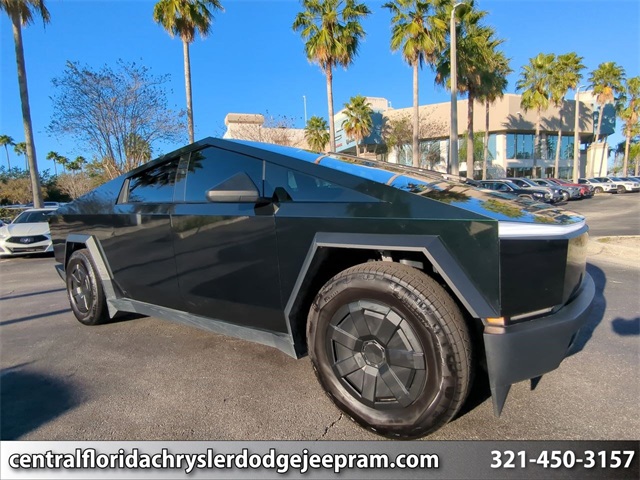 2024 Tesla Cybertruck Base's photo