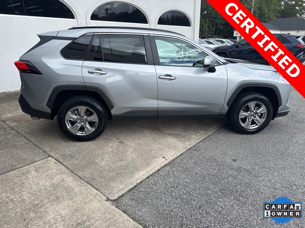 2023 Toyota RAV4 XLE photo 4