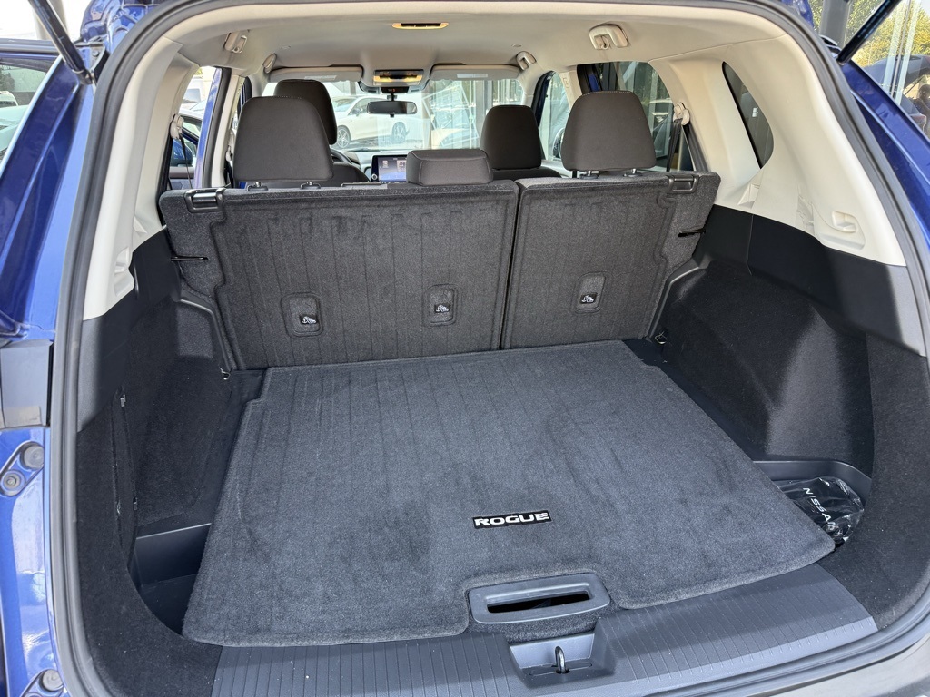2023 Nissan Rogue SV photo 21