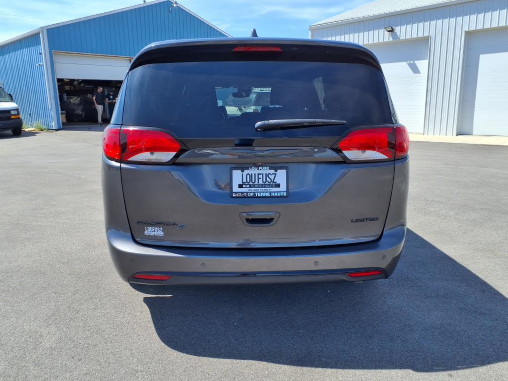 2019 Chrysler Pacifica Limited photo 6