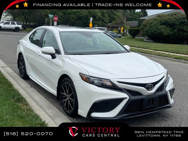 2023 Toyota Camry SE photo 3
