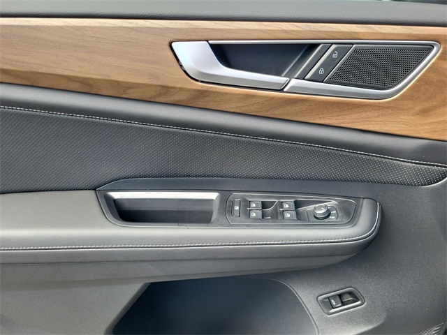 2025 Volkswagen Atlas SE Technology photo 10