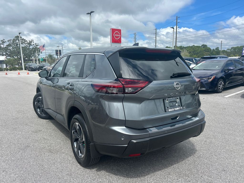 2026 Nissan Rogue SV photo 4