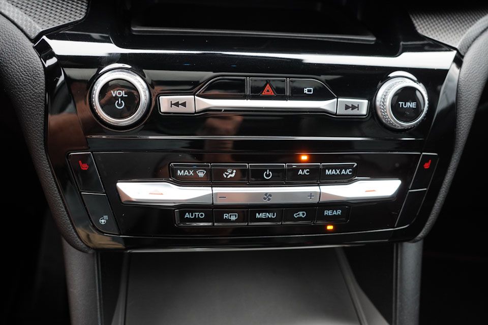 2023 Ford Explorer ST-Line photo 29