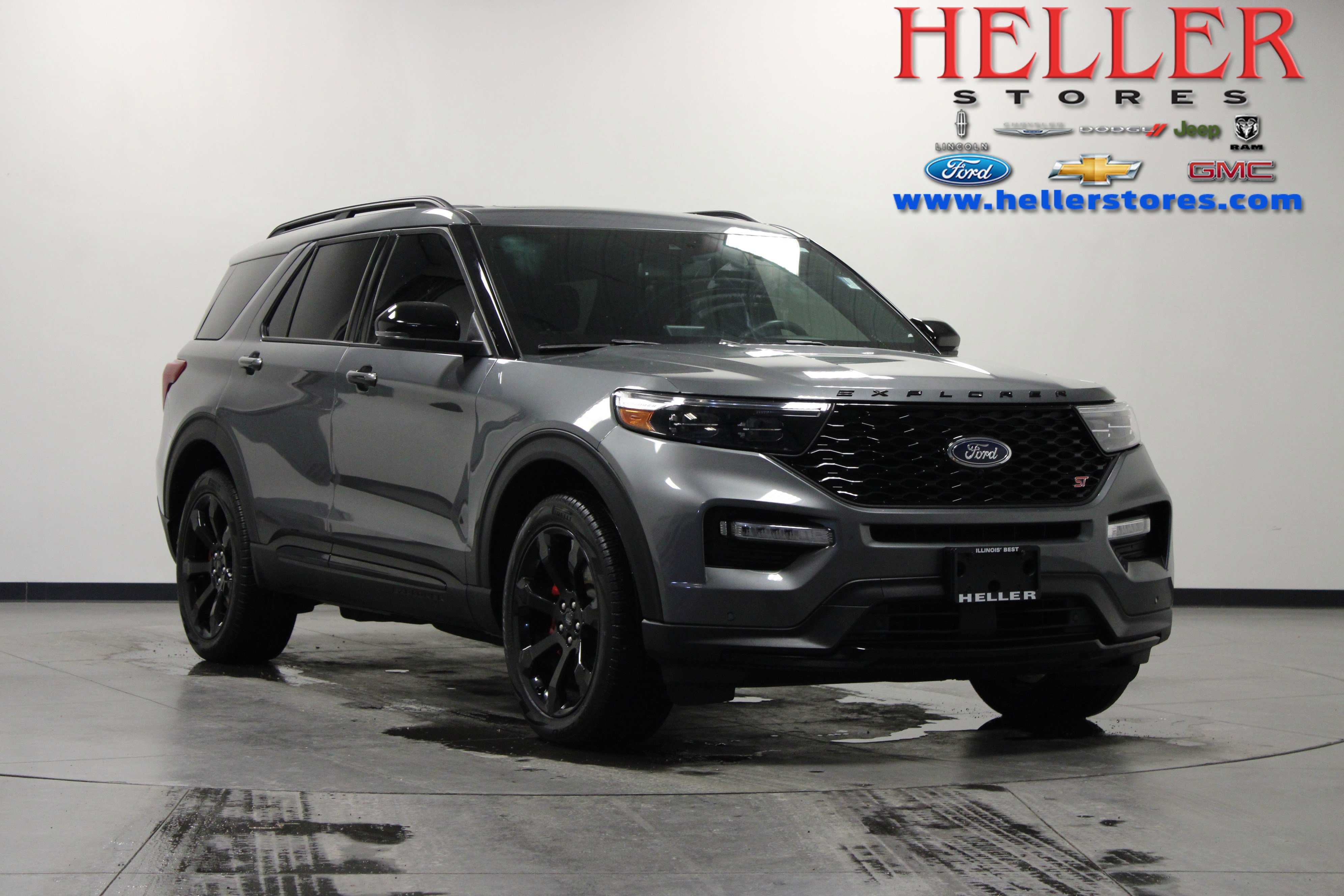 2023 Ford Explorer ST's photo